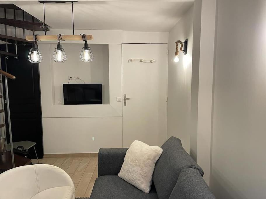 Le Cosy - 2 Pers - Hyper Centre De Fontainebleau Apartment Luaran gambar