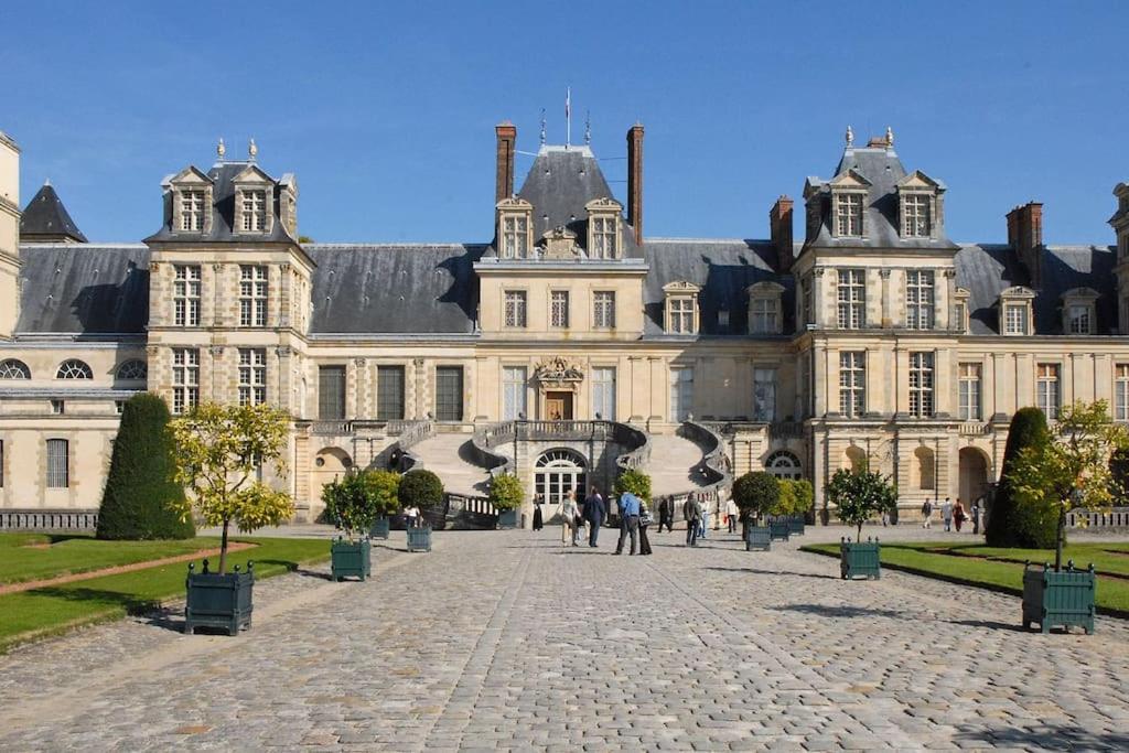 Le Cosy - 2 Pers - Hyper Centre De Fontainebleau Apartment Luaran gambar