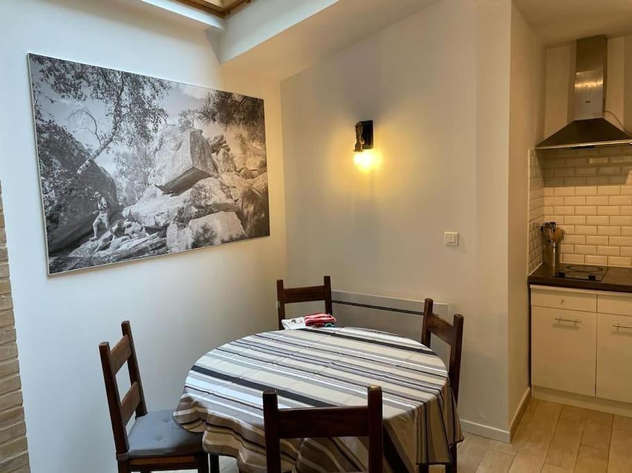 Le Cosy - 2 Pers - Hyper Centre De Fontainebleau Apartment Luaran gambar